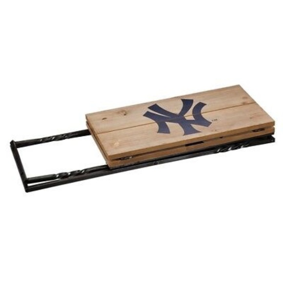 NWT New York Yankees Folding Table - Picture 5 of 8